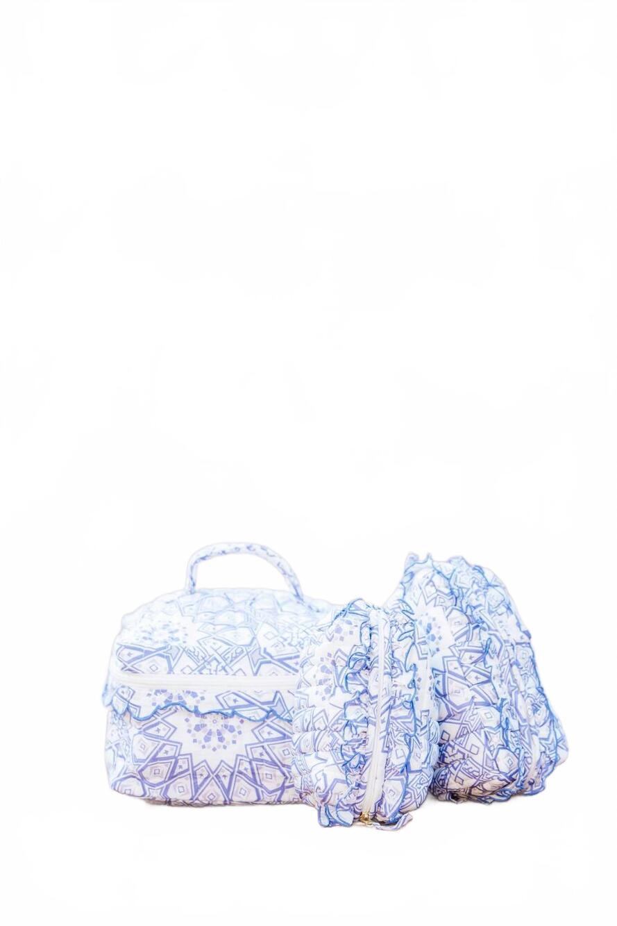 NEW HEART OF GRACE women's cosmetic bag set in lavende court